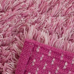 Grampian Shaggy Wool Rug - Pink backing Detail