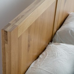 Bellevue Oak Bed Frame Headboard detail