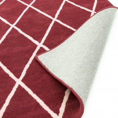 Albany Diamond Pattern Wool Rug - Berry Backing Detail