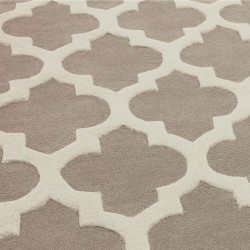 Artisan Trellis Style Wool Rug - Sand pattern detail