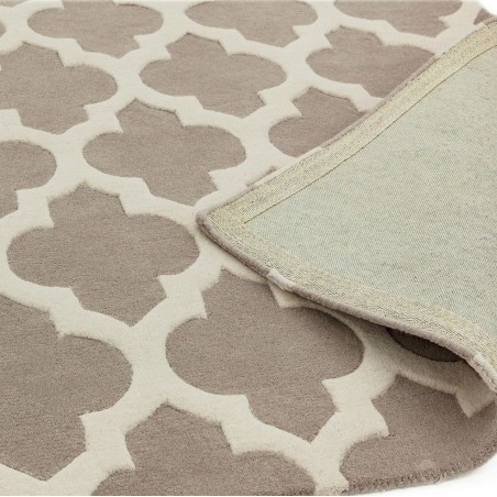Artisan Trellis Style Wool Rug - Sand Backing Detail