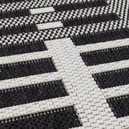 Patio PAT22 Black Grid Outdoor/ Indoor Rug Pattern Detail