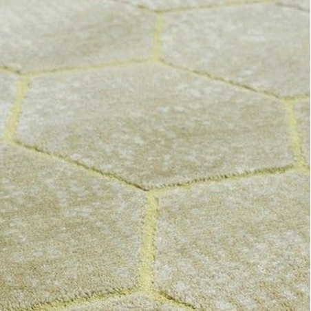 Quantum QU05 Honeycomb Rug Pattern Detail