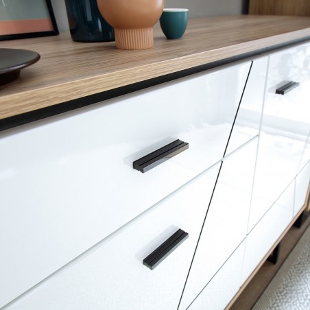 Earby Sideboard in white gloss and walnut, close up detail