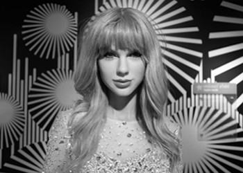 Taylor Swift - How Many Houses?